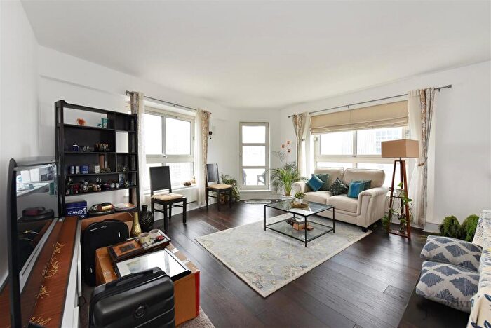 1 Bedroom Apartment To Rent In Cascades Tower, Westferry Road, London, E14