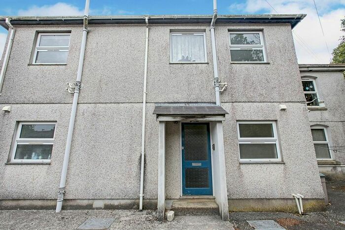 1 Bedroom Flat To Rent In Sea View Terrace, Camborne, Cornwall, TR14