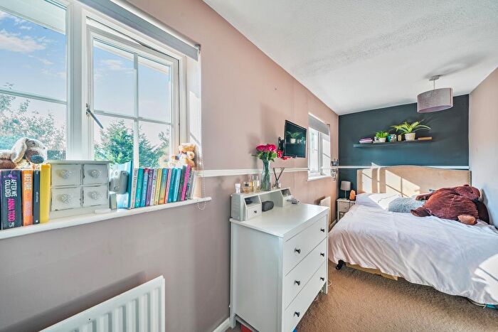 5 Bedroom Detached House For Sale In Woking, Surrey, GU22