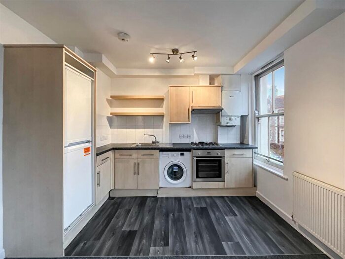 1 Bedroom Apartment For Sale In West Street, St. Philips, Bristol, BS2