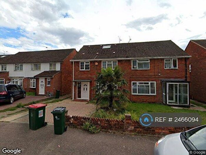 4 Bedroom Semi-Detached House To Rent In Tennyson Close, Crawley, RH10