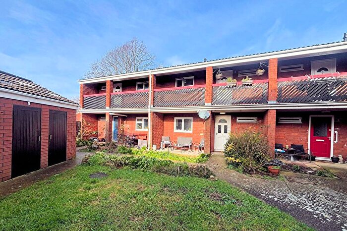 1 Bedroom Flat For Sale In The Hoe, Gosport, PO13