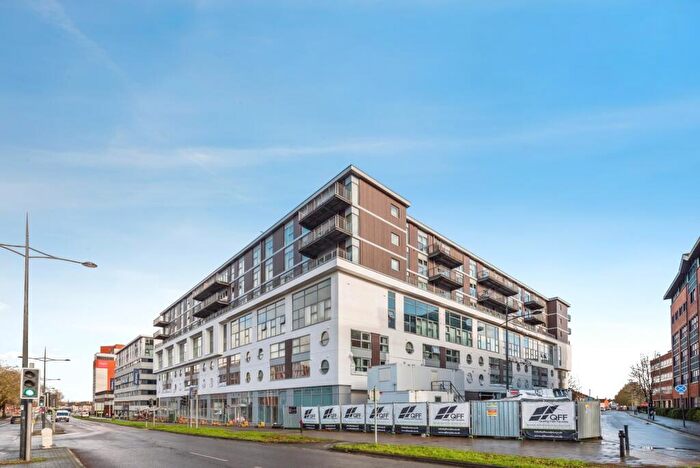 1 Bedroom Flat For Sale In Beckhampton Street, Swindon, Wiltshire, SN1