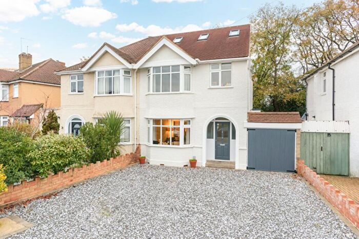 4 Bedroom Semi Detached House For Sale In King George Avenue, Walton-On-Thames, KT12