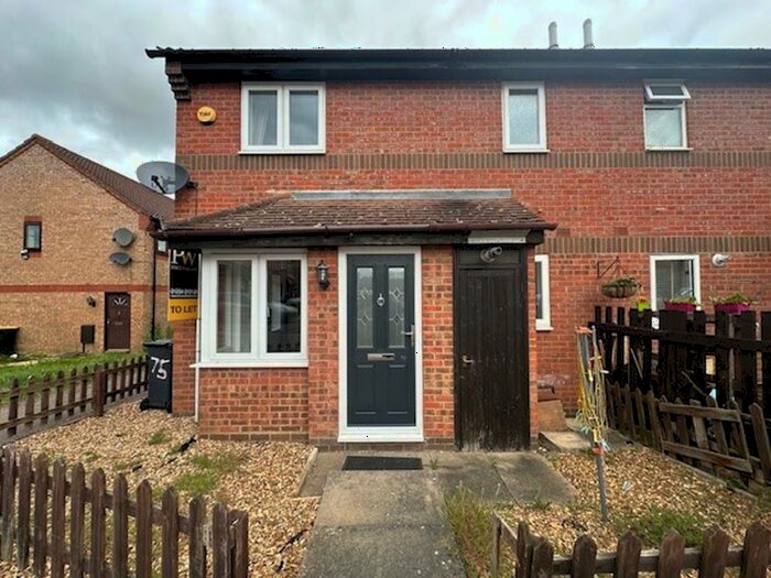1 Bedroom Cluster House To Rent In Poppyfields, Bedford, MK41