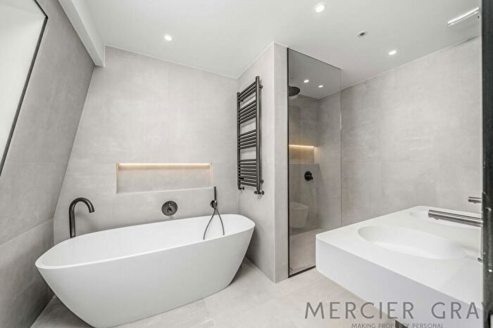 2 Bedroom Flat To Rent In Holly Hill, Hampstead, NW3