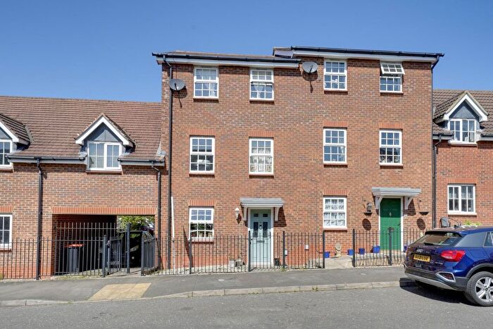 3 Bedroom Town House For Sale In Nicolson Drive, Leighton Buzzard, LU7