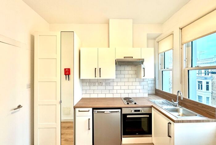 Studio To Rent In Warwick Road, London, SW5