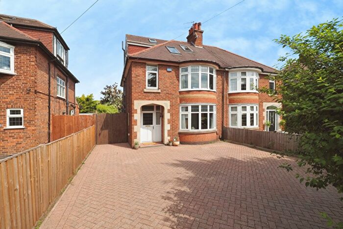 4 Bedroom Semi Detached House For Sale In Russell Drive, Wollaton, Nottingham, NG8