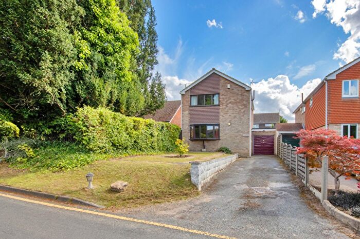 3 Bedroom Link Detached House For Sale In Norwood Lane, Meopham, Gravesend, Kent, DA13