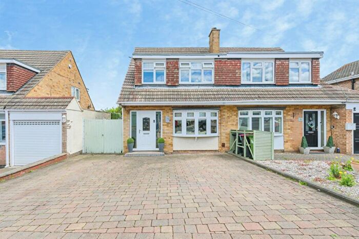 3 Bedroom Semi Detached House For Sale In St. Leonards View, Polesworth, Tamworth, B78