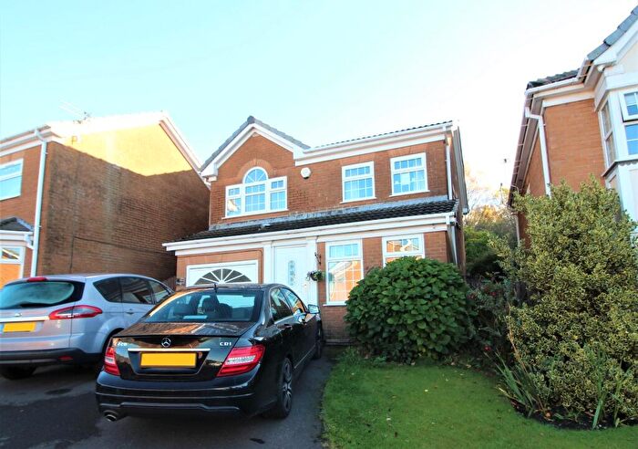 4 Bedroom Detached House To Rent In Highfield Drive, Oldham, OL2