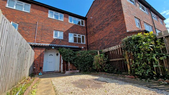 2 Bedroom Flat To Rent In Marshall Drive, Hayes, UB4