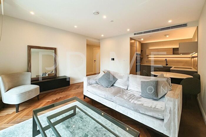 1 Bedroom Flat To Rent In Hampton House, Michael Road, King's Road Park, SW6