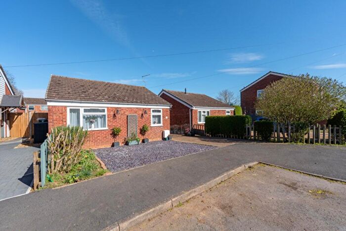 3 Bedroom Detached Bungalow For Sale In Lincoln Avenue, St. Ives, Cambridgeshire, PE27