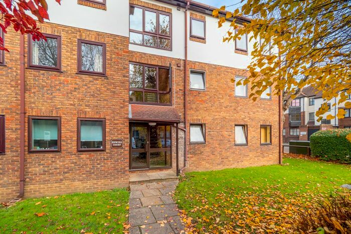 Studio To Rent In Burnell Road, Sutton, Surrey, SM1