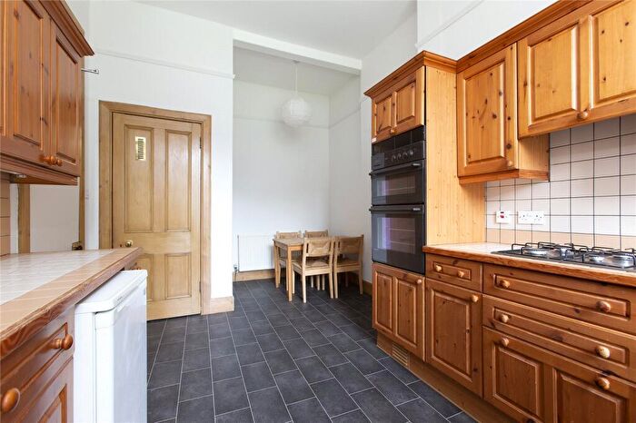 3 Bedroom Flat To Rent In Comiston Road, Edinburgh, EH10