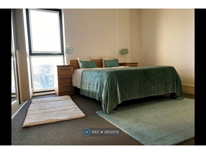 1 Bedroom Flat To Rent In Bicycle Mews, London, SW4