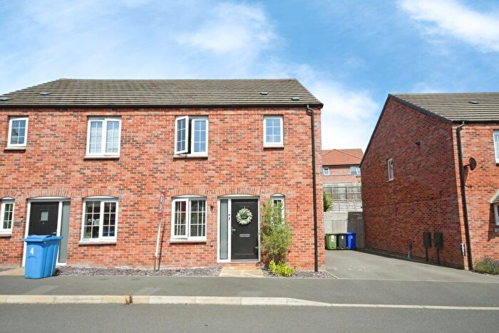 3 Bedroom Semi-Detached House For Sale In Magpie Way, Chesterfield, Derbyshire, S41