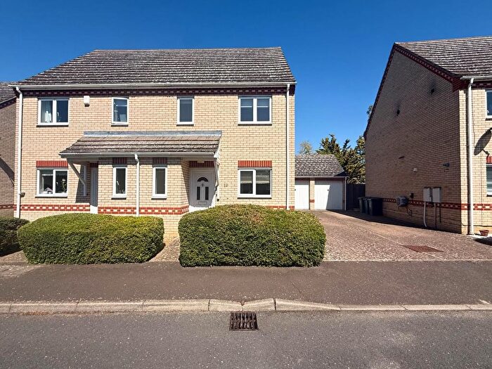 3 Bedroom Semi-Detached House For Sale In Mowlam Close, Impington, Cambridge, CB24