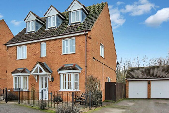 5 Bedroom Detached House For Sale In Calvert Close, Wellingborough, NN8