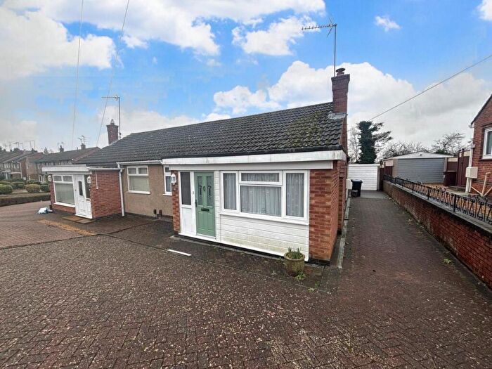 2 Bedroom Semi-Detached Bungalow For Sale In Highlands Avenue, Spinney Hill, Northampton, NN3