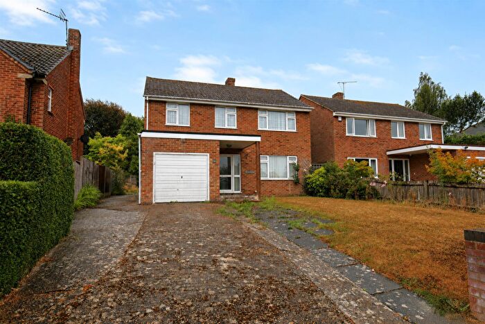 4 Bedroom Detached House For Sale In Anglesey Avenue, Maidstone, ME15