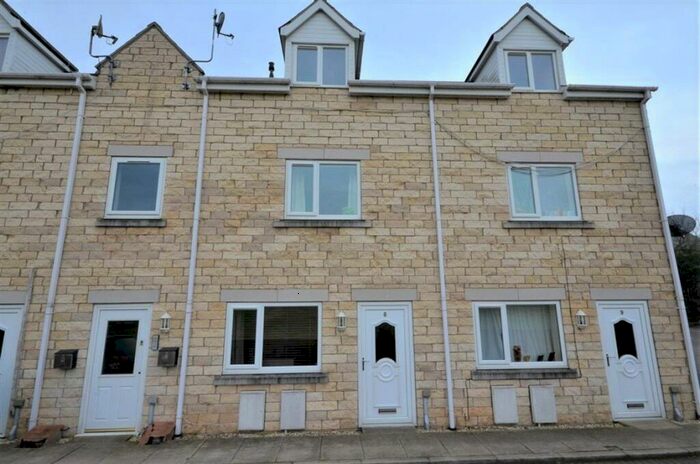 2 Bedroom Town House To Rent In Field View, Micklefield, LS25