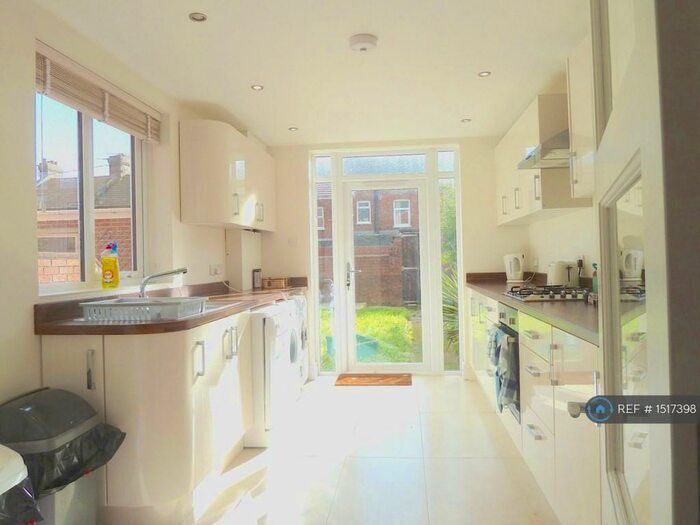 4 Bedroom Terraced House To Rent In Monks Road, Exeter, EX4