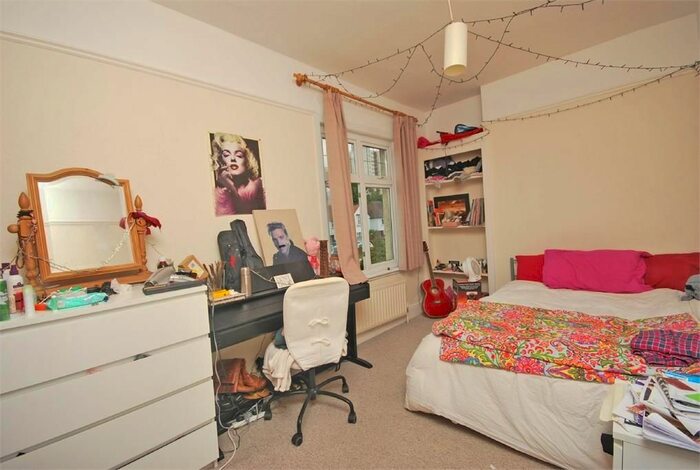 3 Bedroom Flat To Rent In London Road, Twickenham, TW1