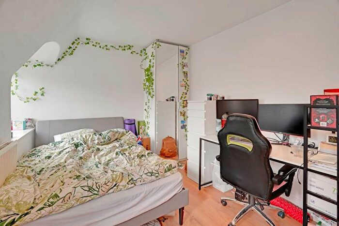 3 Bedroom Apartment To Rent In Lyons Place, London, NW8