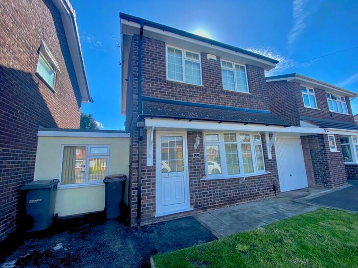 3 Bedroom Link Detached House To Rent In Reynolds Road, Bedworth, CV12