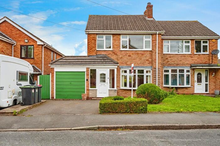 3 Bedroom Semi-Detached House For Sale In Hill Side, Kingsbury, Tamworth, Warwickshire, B78