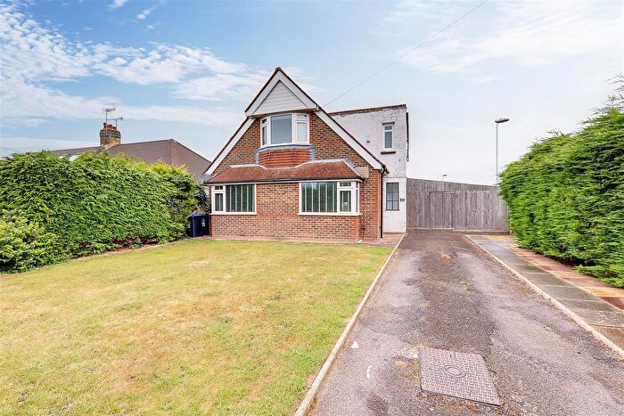 3 Bedroom Detached House For Sale In Sunningdale Road, Worthing, BN13