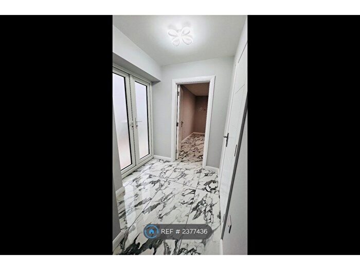 1 Bedroom Flat To Rent In Pentland Close, Reading, RG30