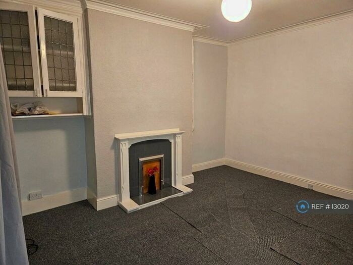 3 Bedroom Terraced House To Rent In Paley Terrace, Bradford, BD4