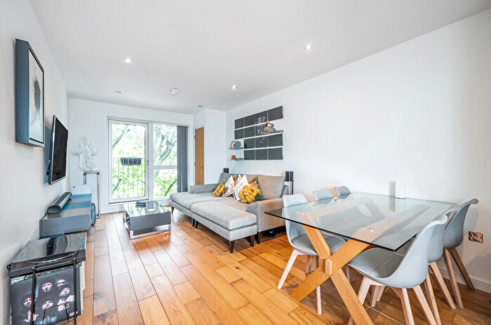 2 Bedroom Apartment To Rent In Plender Street, Camden, London, NW1