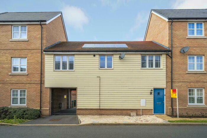 2 Bedroom Apartment To Rent In Carrick Street, Aylesbury, HP18
