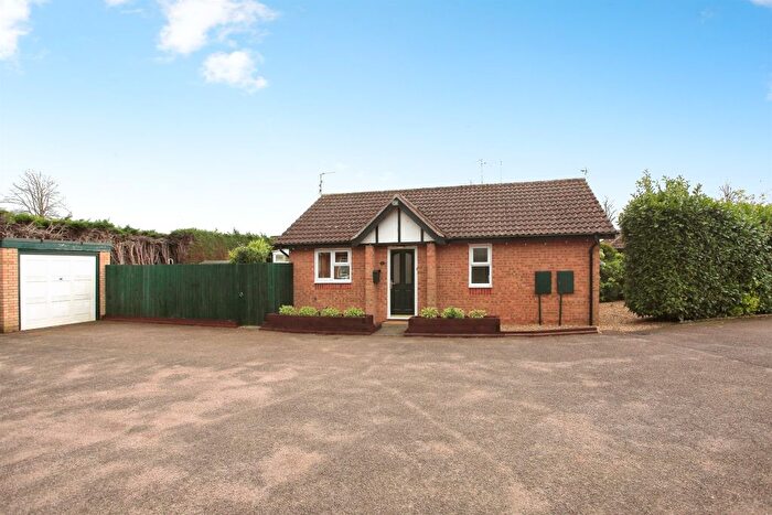 2 Bedroom Detached Bungalow For Sale In Mansfield Court, Peterborough, PE1