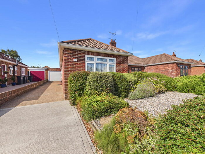3 Bedroom Semi-Detached Bungalow For Sale In Melrose Close, Worthing, BN13