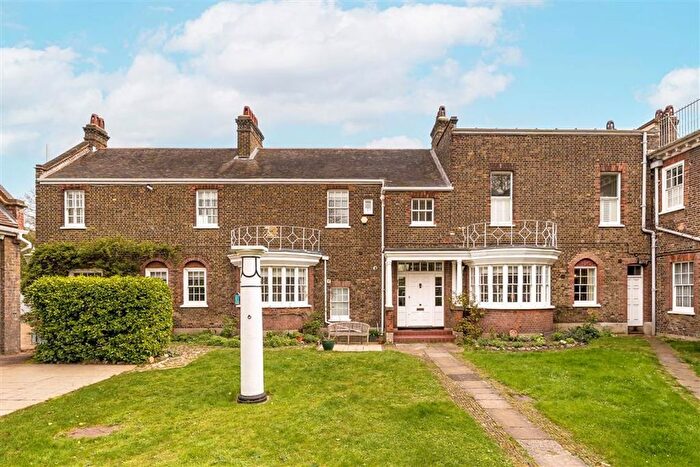 4 Bedroom Flat For Sale In Chesterfield Walk, Greenwich, SE10