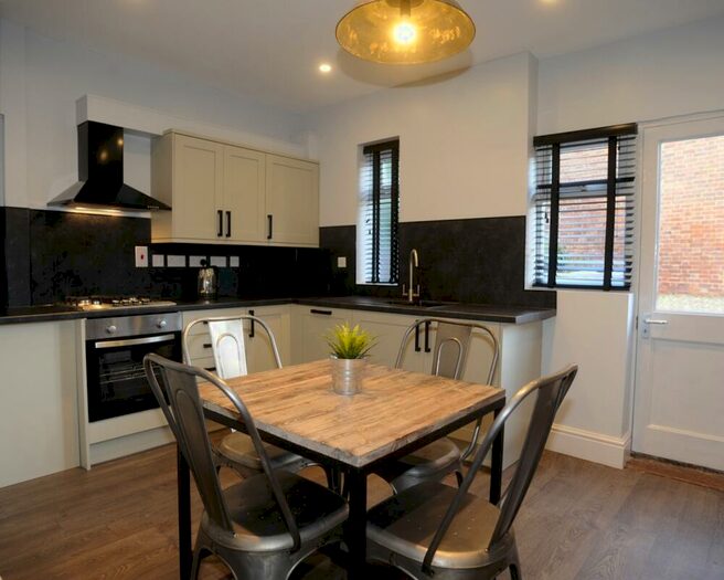 4 Bedroom Terraced House To Rent In Victoria Street, Exeter, EX4