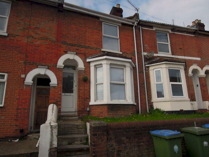 3 Bedroom Terraced House To Rent In Portswood Road, SO17