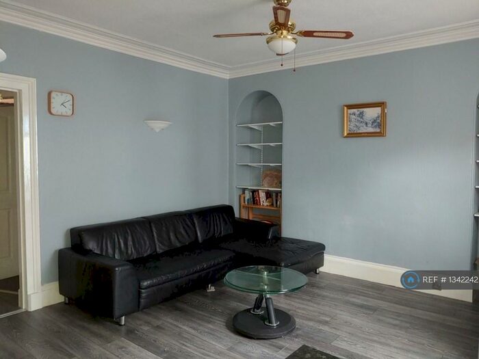 2 Bedroom Flat To Rent In First Left, Aberdeen, AB25
