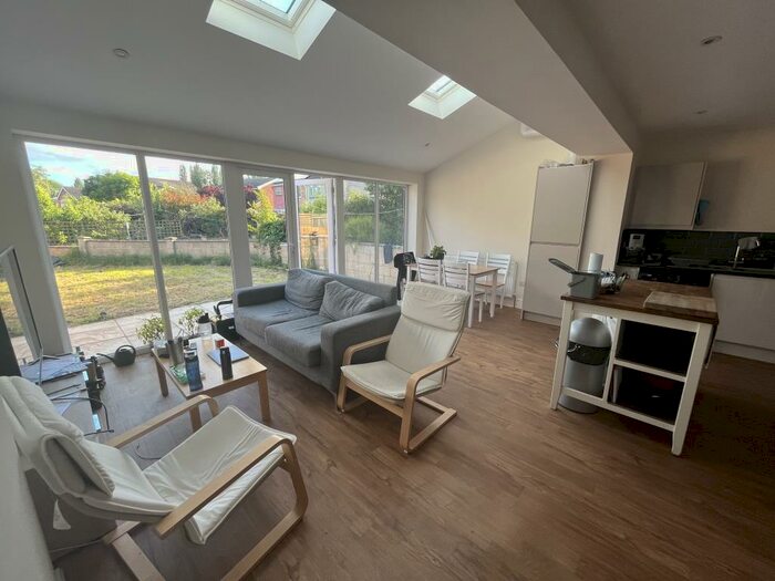 4 Bedroom Terraced House To Rent In Cavendish Drive, Marston, OX3