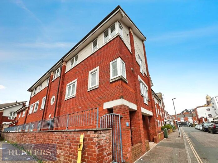 2 Bedroom Flat To Rent In Acland Road, Exeter, EX4