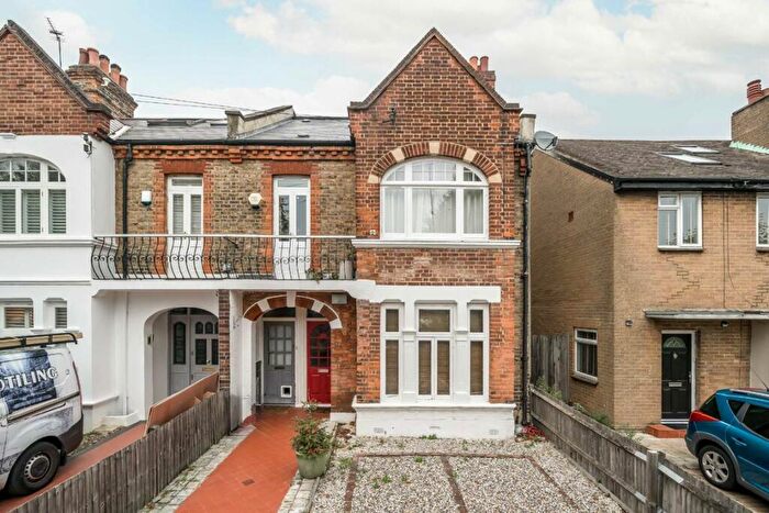 2 Bedroom Flat To Rent In Fontenoy Road, Balham, SW12