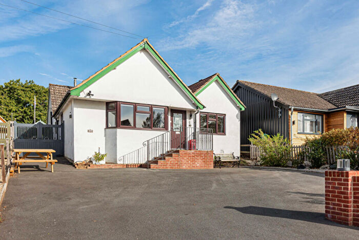 5 Bedroom Detached Bungalow For Sale In Brook Street, Benson, OX10