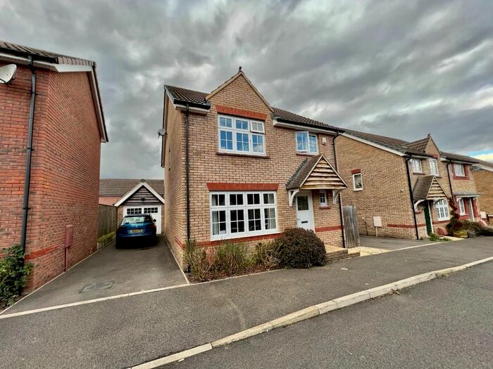 4 Bedroom Detached House To Rent In Leader Street, Cheswick Village, Bristol, BS16