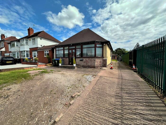3 Bedroom Detached Bungalow For Sale In Birmingham Road, Great Barr, Birmingham, B43